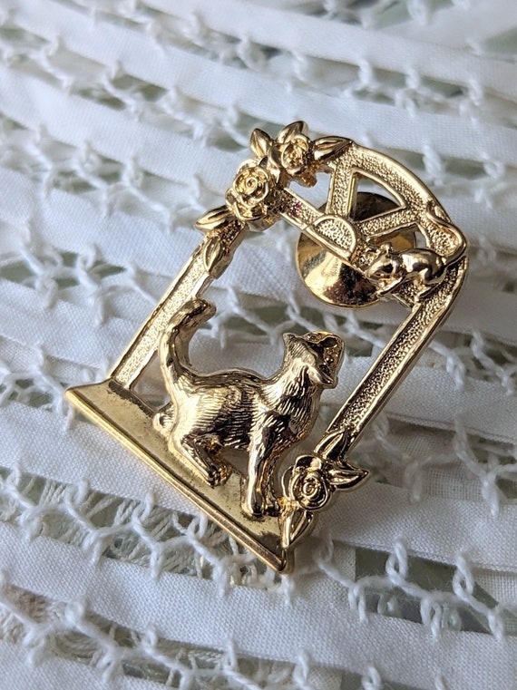 Vintage Gold Cat In A Window Brooch Pin - image 1