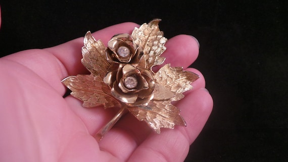 Vintage Signed Coro Textured Gold Maple Leaf 3D F… - image 1