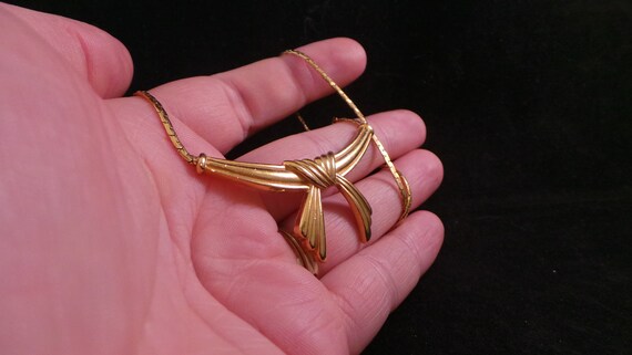 Vintage Victorian Gold Ribbon Bow Chain Choker Ne… - image 4