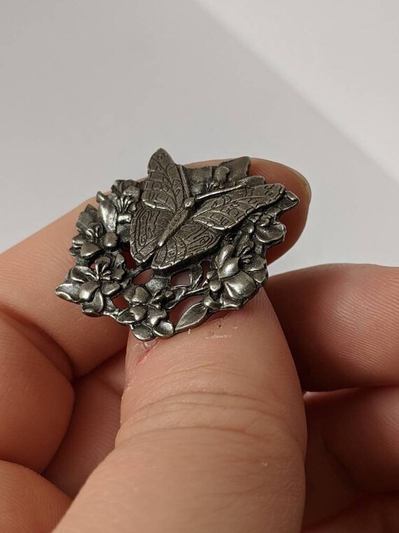 Silver Pewter ORCHID Pin ~ Flowers in the Garden Silver Pewter ORCHID Pin ~ Flowers in the Garden