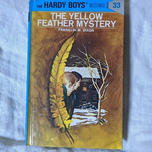 Hardy Boys Mystery #33 The Yellow Feather Mystery Glossy Blue Hardcover