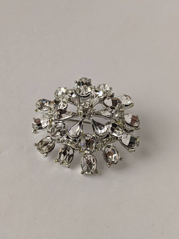 Vintage Sparkly Silver Rhinestone Flower Brooch P… - image 1