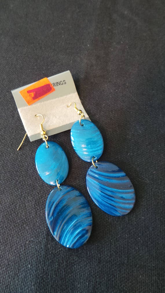 SALE Vintage Bright Blue Real Shell Dangle Earring
