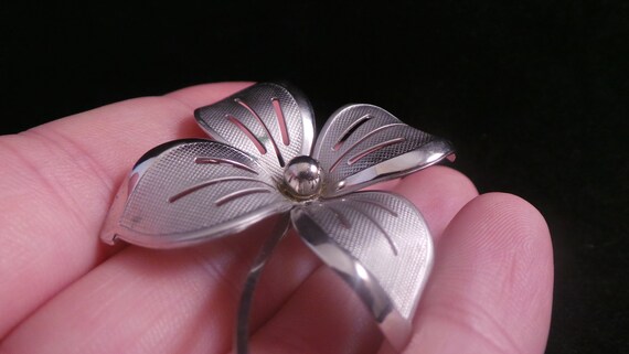 Vintage Silver Tone Pierced Four Leaf Daisy Flowe… - image 8