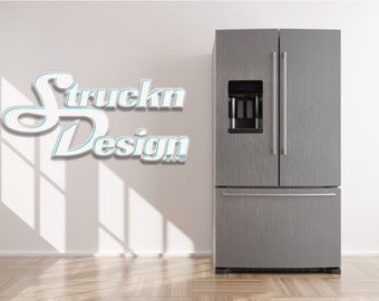 Puede incluir: Un refrigerador de acero inoxidable con dispensador de agua y hielo. El refrigerador está en una habitación blanca con suelo de madera. El logotipo "Struckn Design LLC" está en la pared.
