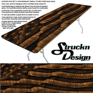 Op de afbeelding: Een houten tafelblad met een Amerikaans vlagontwerp. De wrap is gemaakt van 6 mil wit opaak vinyl en is verwijderbaar. De wrap wordt getoond op een 2,44 m x 76,2 cm bankettafel. Struckn Design LLC.