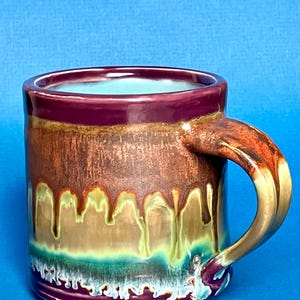 Handgemachte Keramik Kaffeebecher Rad geworfen weißes Steinzeug von Senior Maker Signer Verkäufer MFA studio potter