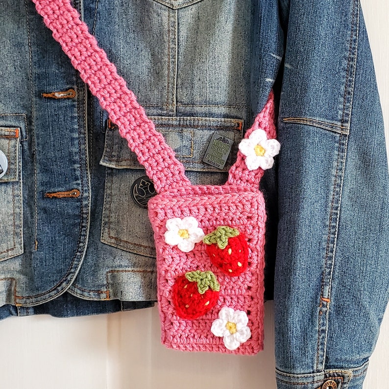 Strawberry Bag Crochet PATTERN ONLY, Cell Phone Bag, Crochet Bag, Cell Phone Pouch, Crochet Phone Case, Crochet Mini Purse, Crossbody Bag image 6