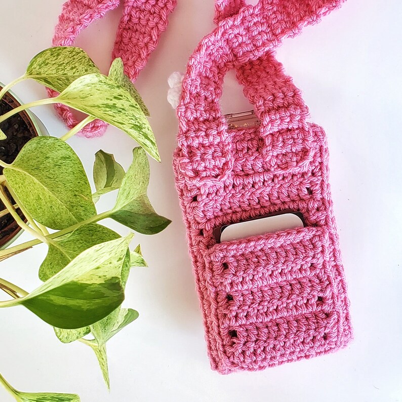 Strawberry Bag Crochet PATTERN ONLY, Cell Phone Bag, Crochet Bag, Cell Phone Pouch, Crochet Phone Case, Crochet Mini Purse, Crossbody Bag image 4