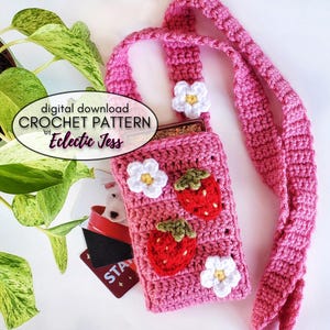 Mini Craft Kit: Crochet - Phone Case with Rose Corsage Mini Craft Kit: Crochet - Phone Case with Rose Corsage