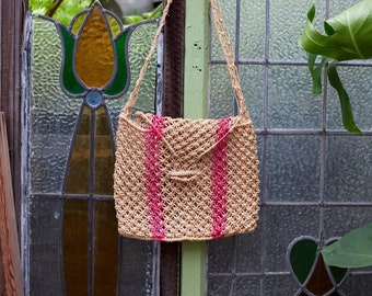 Vintage Small Woven Bag, Macramé Shoulder Bag, Vintage 70s Boho Handbag, Woven Raffia Beige and Pink Bag