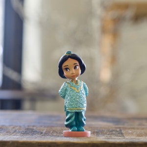Close out  Sale!! Young Princess Jasmine from Disney&#39;s Aladdin Christmas Ornament.