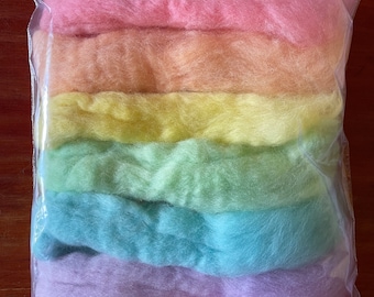 7 dessus en pure laine pastel, roving teint à la main pour le feutrage humide et à l’aiguille. Jaune, orange, rouge, magenta, violet, bleu, vert. Laine artisanale DIY