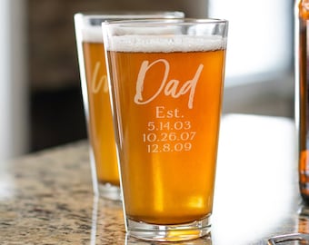 Personalized Dad Pint Glass, Fathers Day Engraved Beer Glass, Custom Gift for Dad Grandpa