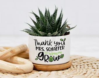 Teacher Planter - Thank You For Helping Me Grow - Custom Teacher Gift - Teacher Appreciation