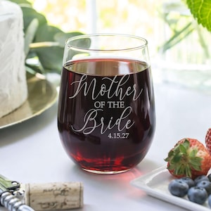 Copa de vino para la madre de la novia, copa de vino sin tallo grabada y personalizada, regalo de boda para la madre de la novia, regalo para la madre de la novia