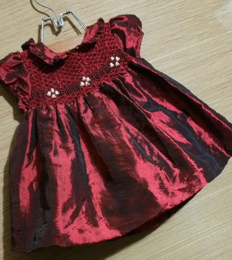 1st treadidional holiday dress of quality bergundy red Gorgeous little baby girl size 6 months