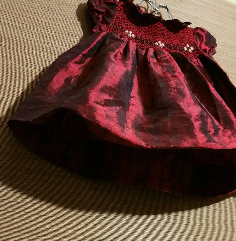 1st treadidional holiday dress of quality bergundy red Gorgeous little baby girl size 6 months