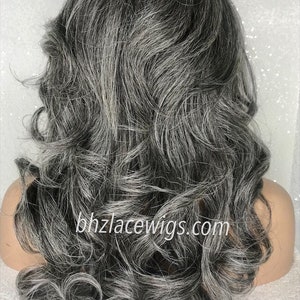 EXCLUSIVITÉ// Perruque dentelle grise tante Rochelle Perruque lace front grise Perruque superposée cheveux gris cheveux argentés Perruque sel et poivre Perruque grise cheveux longs gris image 7