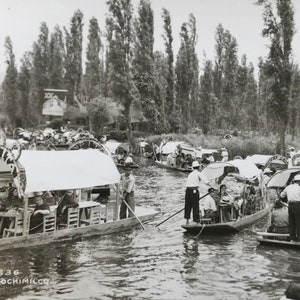 Xochimilco. Vintage postcard.