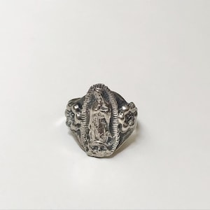 La virgen de Guadalupe, vintage ring.