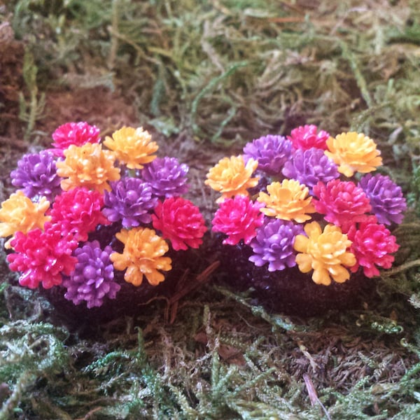 Miniature flowers. Fairy garden accessories, dollhouse, terrarium decor. Set of 2 miniature round flower beds.