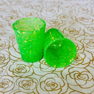 Lime Green Glitter Schnapsglas, eine Unze Schnapsglas, benutzerdefinierte Schnapsglas, Sommer Schnapsglas, grünes Schnapsglas
