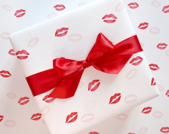 Wrapping Paper Sheets | Kisses Print | Set of 5 Sheets | 20" x 29" Gift Wrap