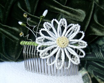 Daisy hair comb - OOAK