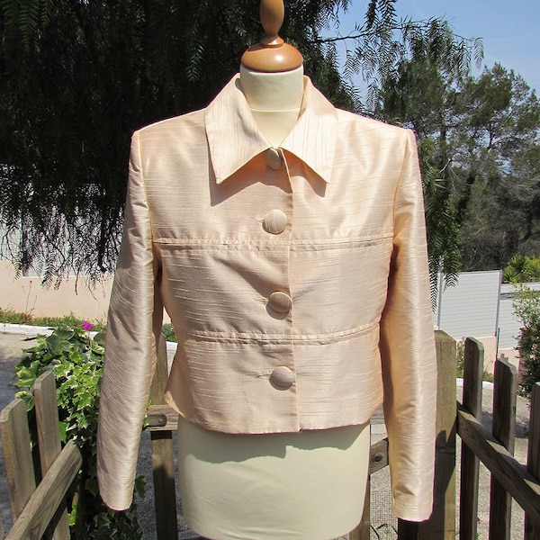 Veste courte vintage style Jacky Kennedy couleur saumon