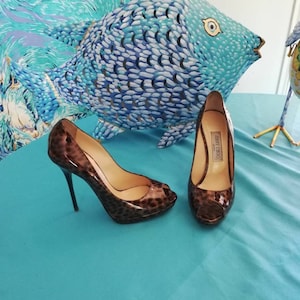 Jimmy Choo open toe pumps in patent leather with panther motif