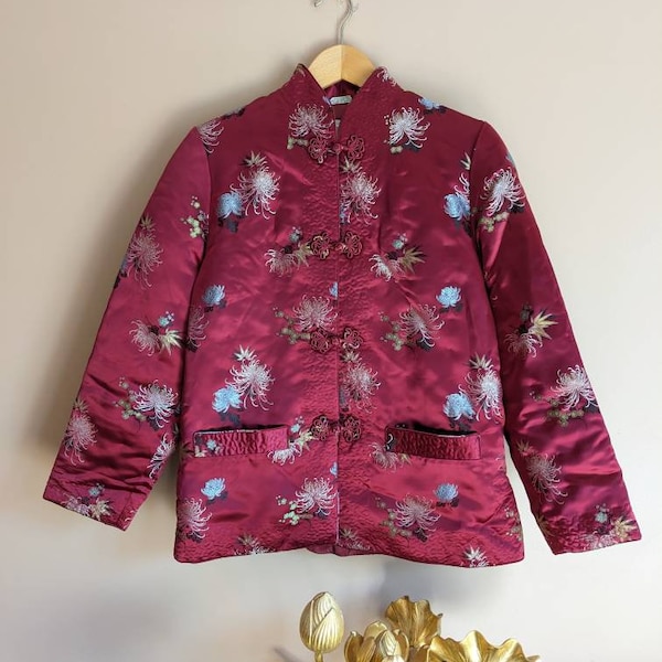 Veste chaude chinoise cheongsam femme brillant 100% rayon satin bordeaux motif pivoines  chrysanthèmes blanches et bleues M