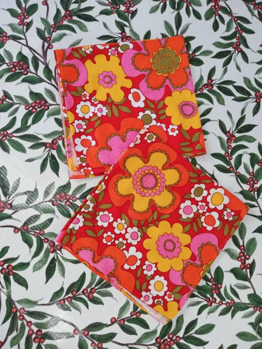 Lot de 2 Serviettes en Tissus Vintage Années 70 Motif Floral Orange/Rose/Jaune/Rouge