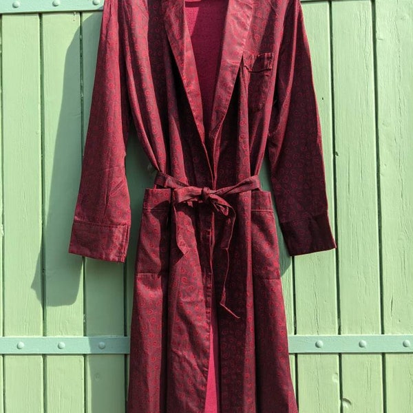 Peignoir robe de chambre homme vintage effet soie à l'extérieur bordeaux et motif Paisley