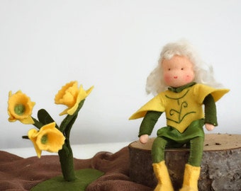 Bloemenkind narcis seizoentafel - Flower child nature table -  Waldorf inspired - Felt daffodil - Wool felt  -  Antroposofisch
