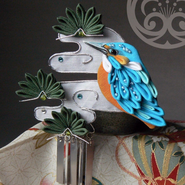 Kingfisher  カワセミ tsumami kanzashi with pine branch 松 and clouds 雲