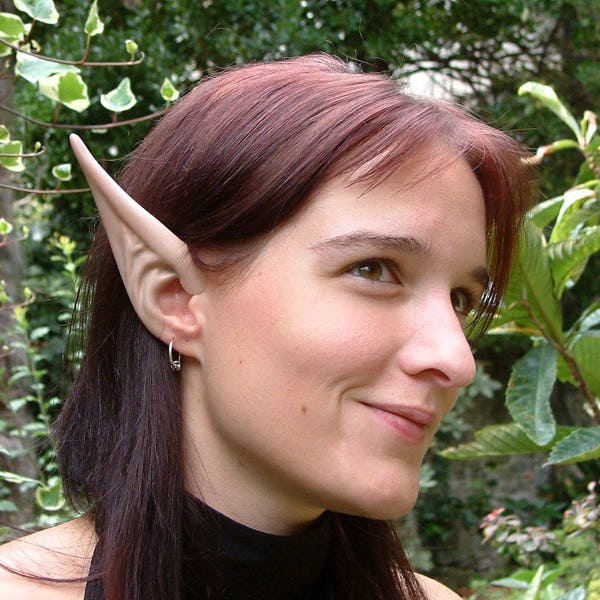 Longues oreilles elfiques en latex de qualité supérieure par Elena Vanin (anciennement Neraluna)