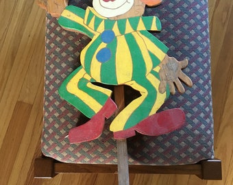Payaso, payaso de fiesta infantil, payaso vintage en un palo, todavía da miedo después de todos estos años
