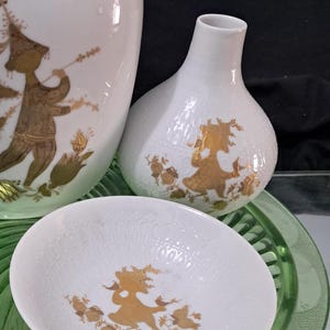 #etsy shop:Rosenthal Germany,Bjorn Wiinblad vases https://etsy.me/3R40DIL #primavera #quatrecouleurs #studioline #germany #rosenthal #bonechina #porcelain #goldpainting #bjornwiinblad dwedgecreations.etsy.com #goldbirds #goldfans #rosenthalvase #orientaldancing #art