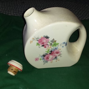 Decanter Pottery Reads:Made In USA, Universal Cambridge, O, National Brotherhood of Operative Potters, Union Label Affiliated, midcentury