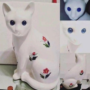Elpa Alcobaca Collectible Cat Figurine, Ceramic White Cat, Beautiful blue eyes, Chic home Decor, Made in Portugal, vintage