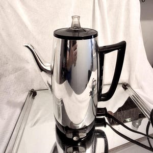 General Electric Silver Electric coffee percolator, 1950's-1960's ; Short Video, watch it perk, Great Condition, vintage