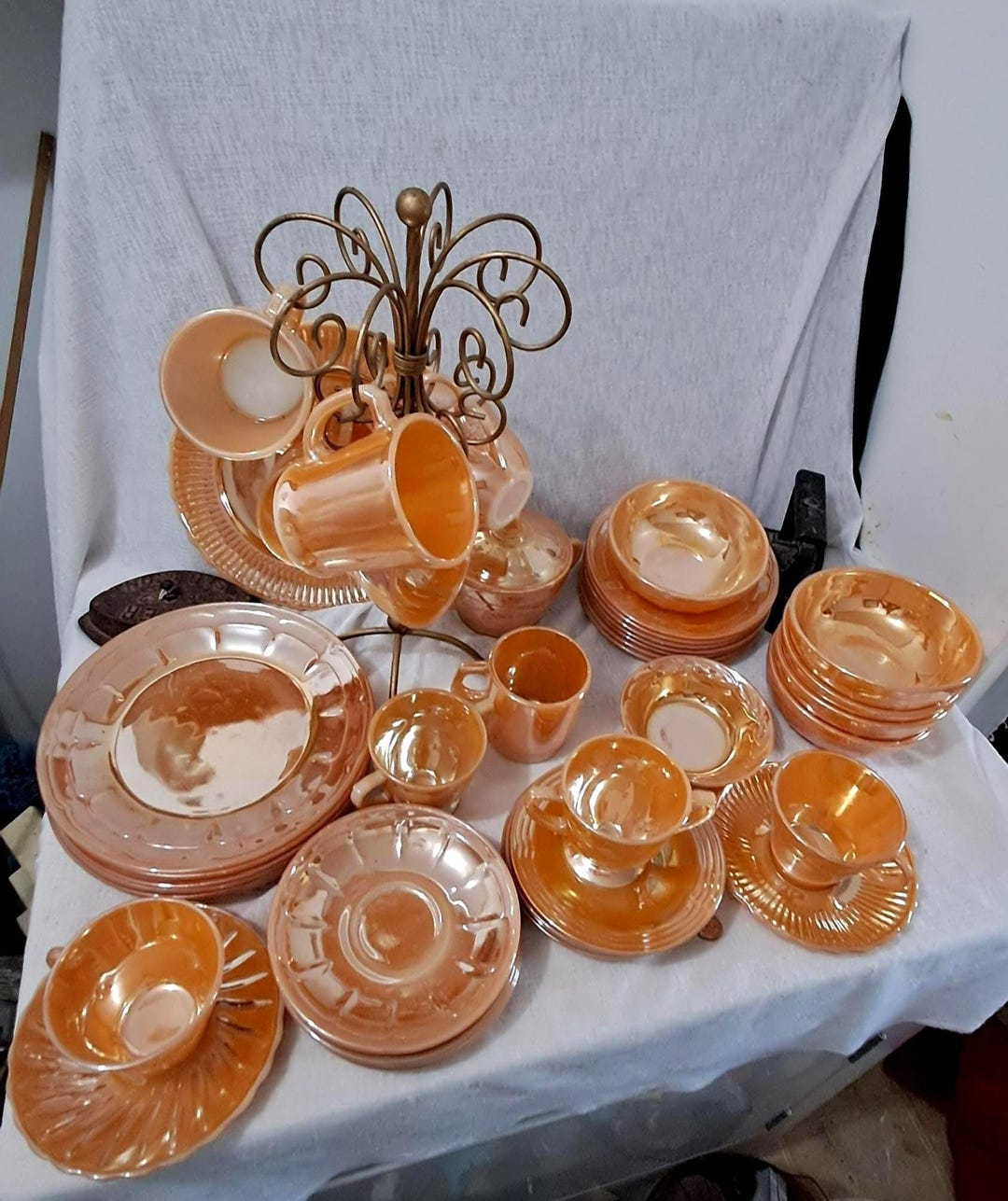 Fire-king&termocrisa Peach Luster Dinnerware Designs. Retro