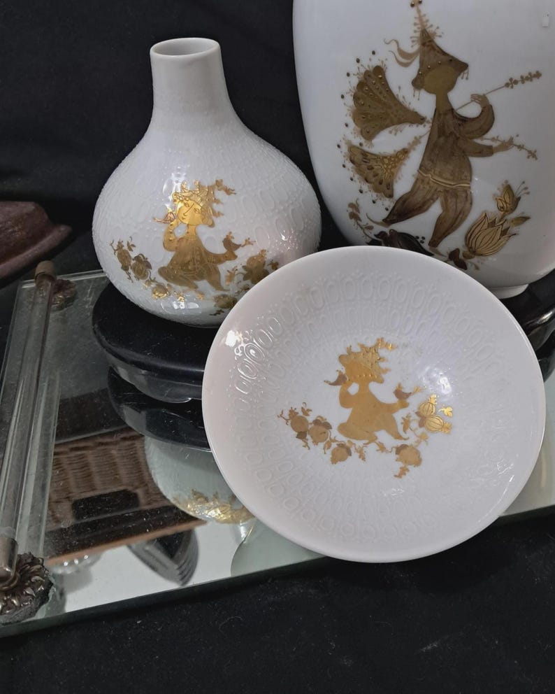 #etsy shop:Rosenthal Germany,Bjorn Wiinblad vases https://etsy.me/3R40DIL #primavera #quatrecouleurs #studioline #germany #rosenthal #bonechina #porcelain #goldpainting #bjornwiinblad dwedgecreations.etsy.com #goldbirds #goldfans #rosenthalvase #orientaldancing #art