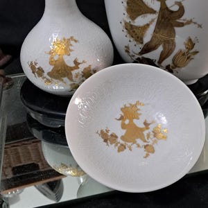 #etsy shop:Rosenthal Germany,Bjorn Wiinblad vases https://etsy.me/3R40DIL #primavera #quatrecouleurs #studioline #germany #rosenthal #bonechina #porcelain #goldpainting #bjornwiinblad dwedgecreations.etsy.com #goldbirds #goldfans #rosenthalvase #orientaldancing #art