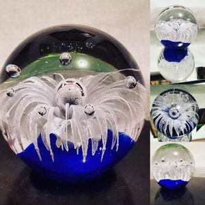 Crystal Ball, Paperweight/Orb/Sphere, Art Glass, cobalt blue base, white flower, glass bubbles, Art Deco, Beautiful Mantle Piece, vintage