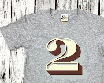 Zweiten Geburtstag Kinder T-shirt - zwei Shirt - Jungen & Mädchen Tee - 2. Jahr Baby! Alter Party Outfit. Uk Verkäufer. Nummer 2. Stirling Shadow Type