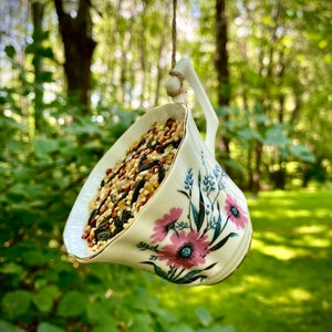 Easy Teacup Birdfeeder - With Sugru Moldable Glue 