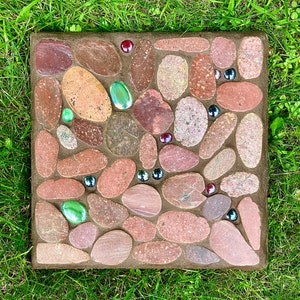Garden stone, River rock mosaic, stepping stone, mosaic stepping stone, mosaic garden stone, mosaics, garden decor, yard art, gifts