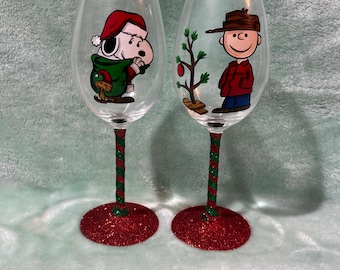 Taças de vinho pintadas à mão com amendoim de Natal